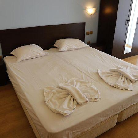 Menada Atrium Apartments เอเลนีเต ห้อง รูปภาพ
