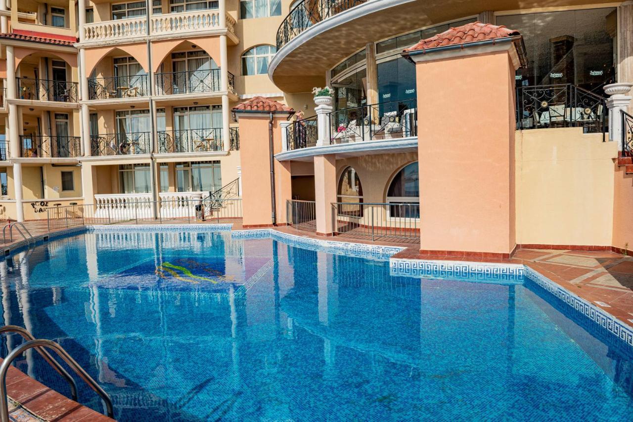 Menada Atrium Apartments เอเลนีเต ภายนอก รูปภาพ