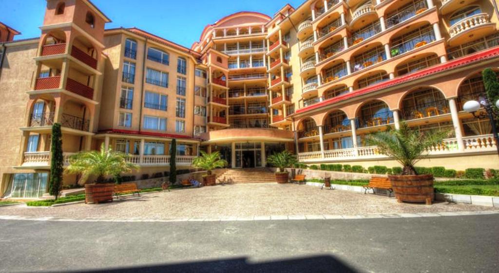 Menada Atrium Apartments เอเลนีเต ภายนอก รูปภาพ