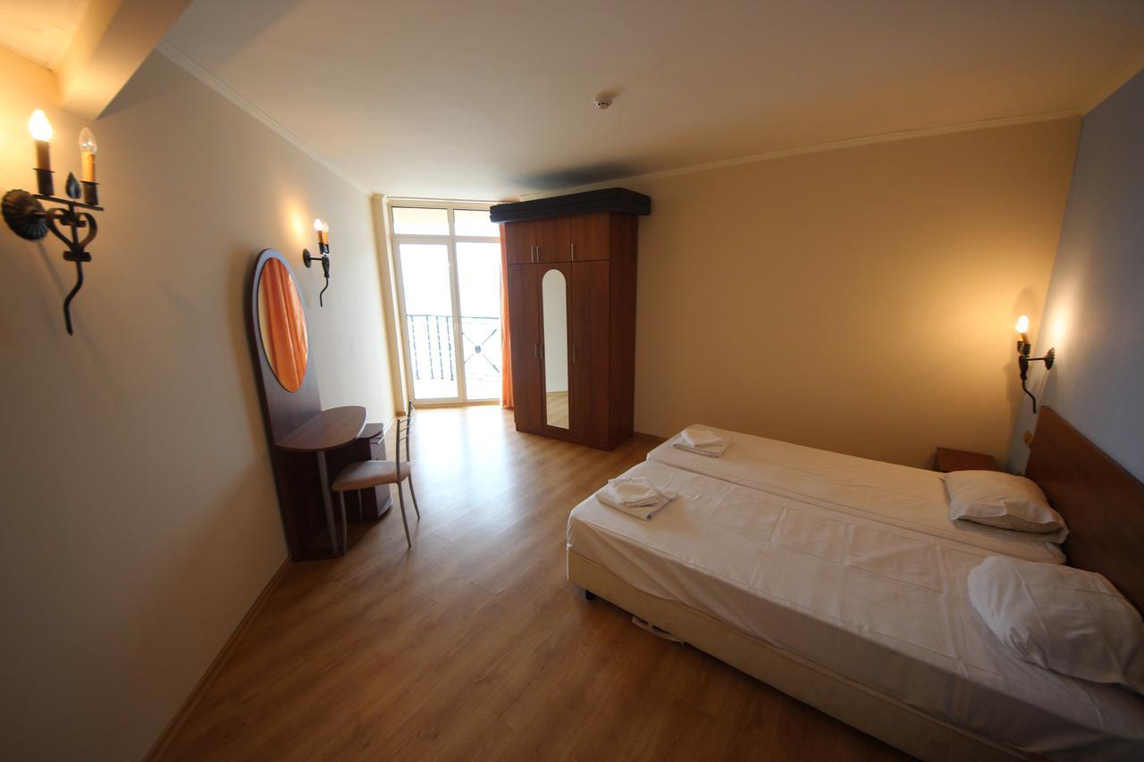 Menada Atrium Apartments เอเลนีเต ภายนอก รูปภาพ